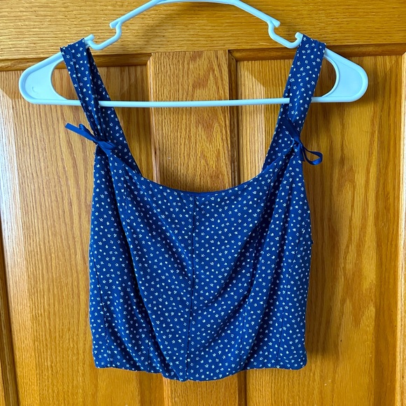 Kendall and Kylie Dark Blue Floral Crop Tank - Picture 1 of 5